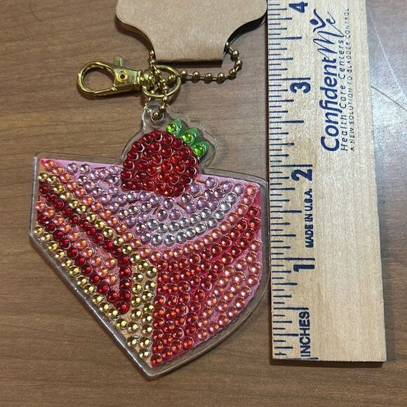 Strawberry pie keychain - Picture 1 of 3